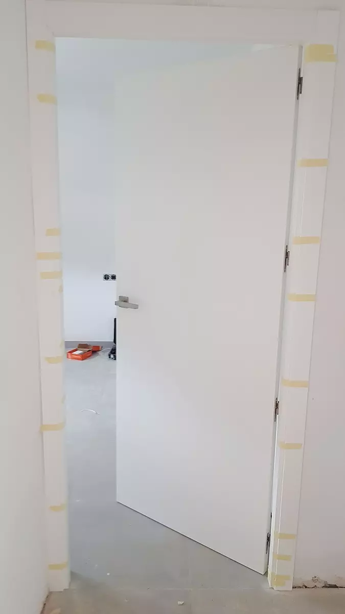 cambio puerta blanca Colocaci贸n de puertas block en Santander