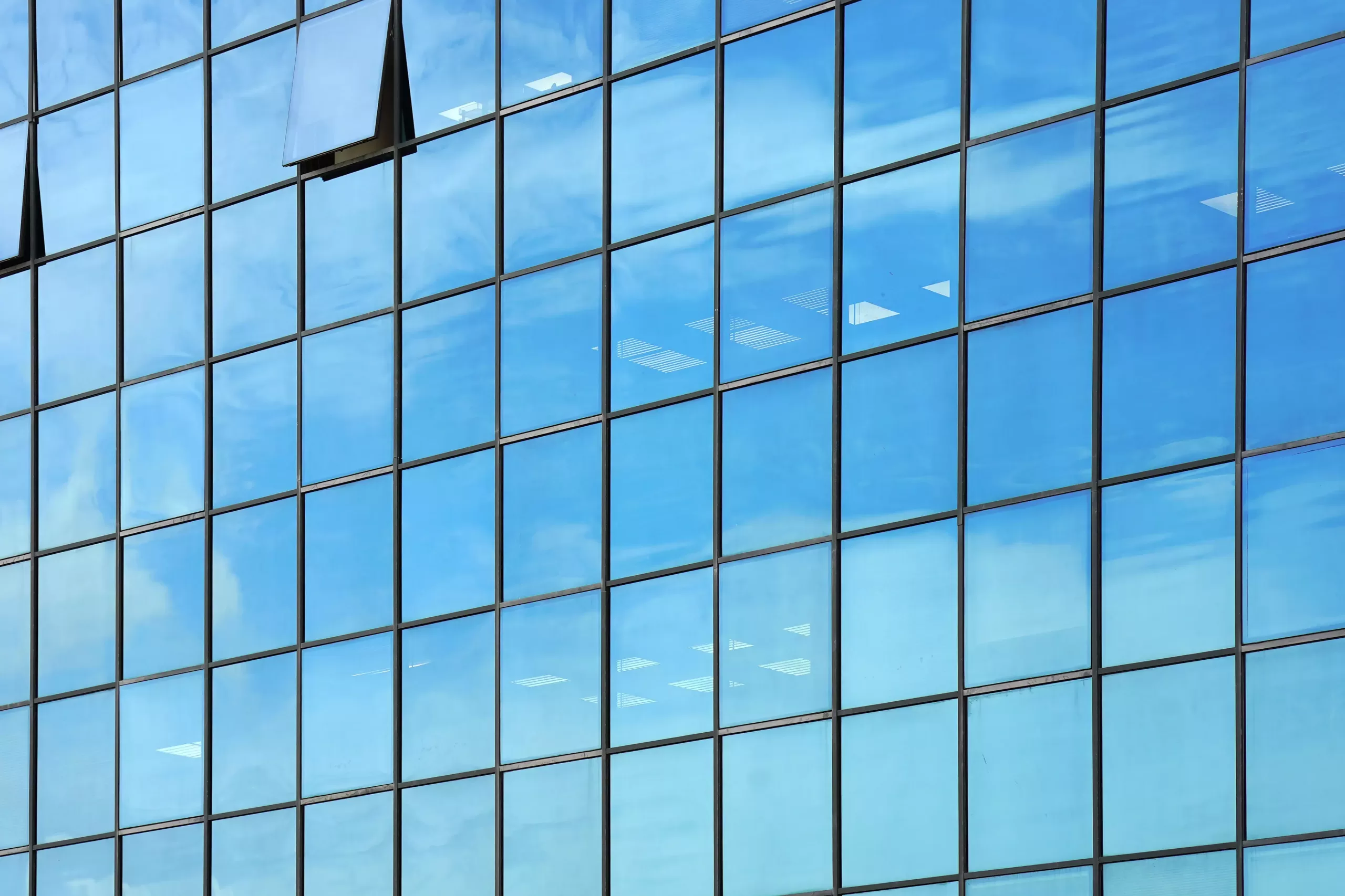 fachadas de cristal Construcción de bibliotecas y centros culturales en Santander