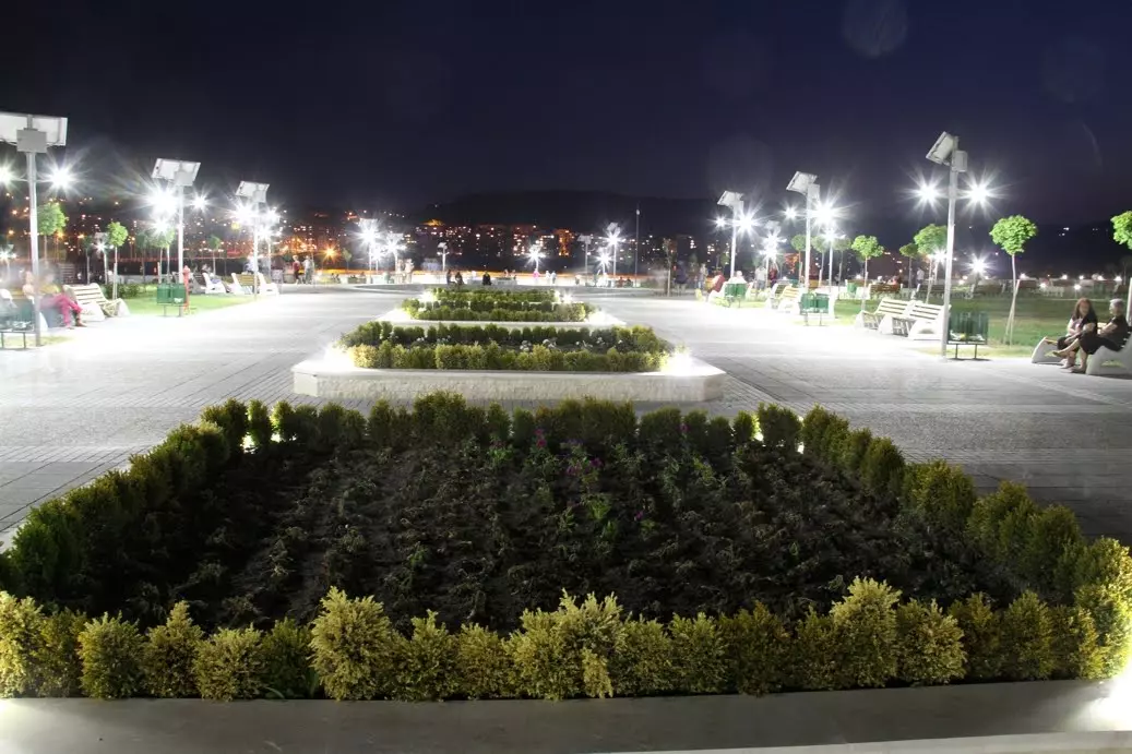 iluminacion zonas publicas Construcción de plazas en Santander