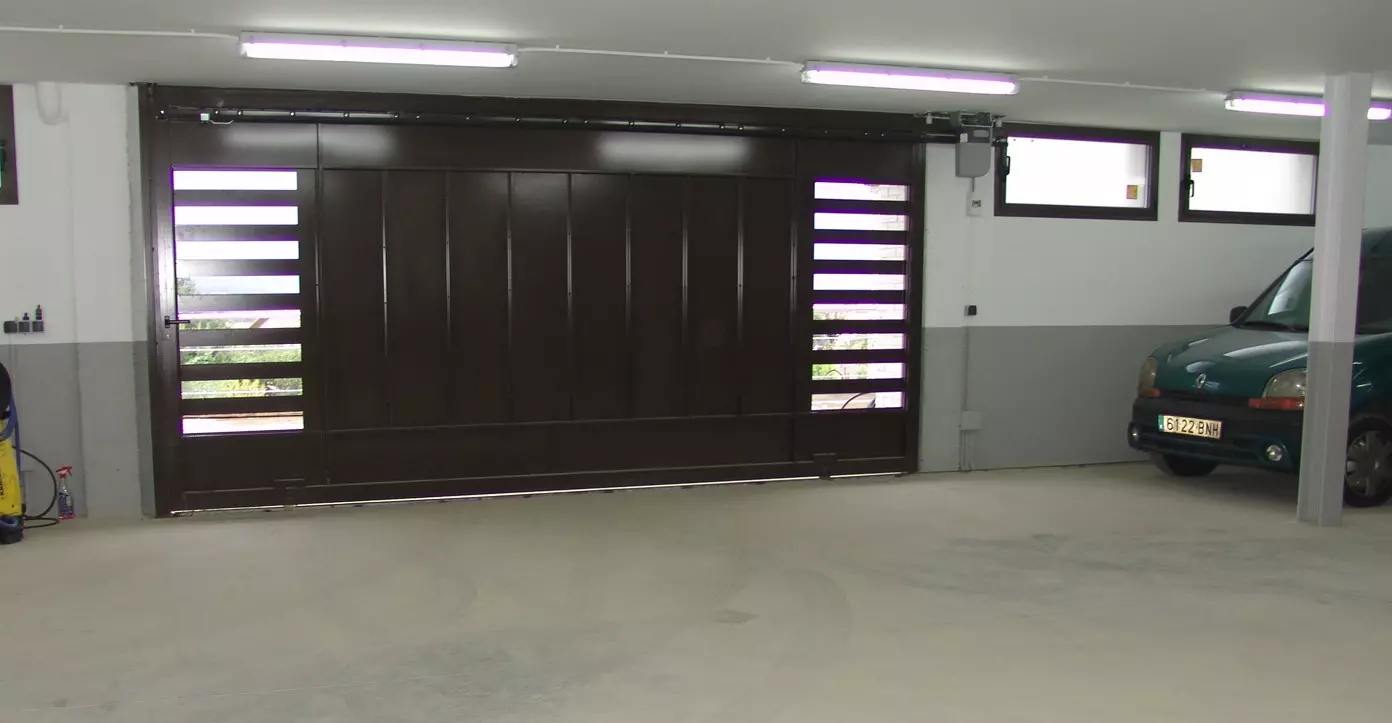 puerta garaje corredera Puertas correderas garaje Santander